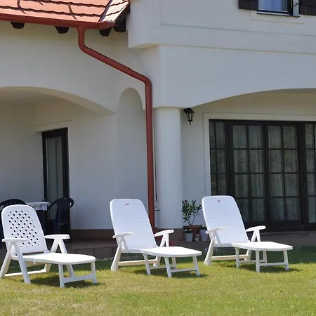 De Dominique בית הארחה 3*